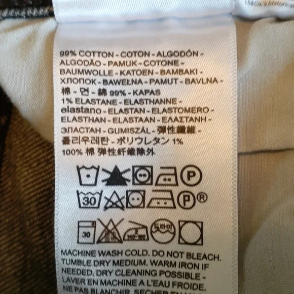 Levi,s Wedgie Straight Jeans. Size 24. Gray. - Picture 7 of 8